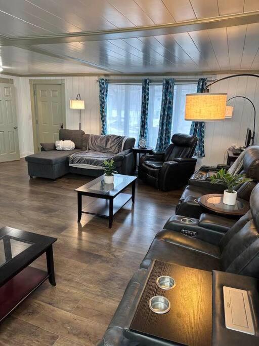 Hot Tub 5 Beds Lejlighed Moorhead Eksteriør billede